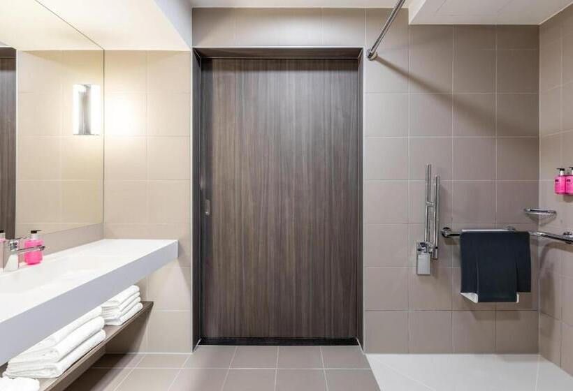 Семейный Номер, Moxy Berlin Airport