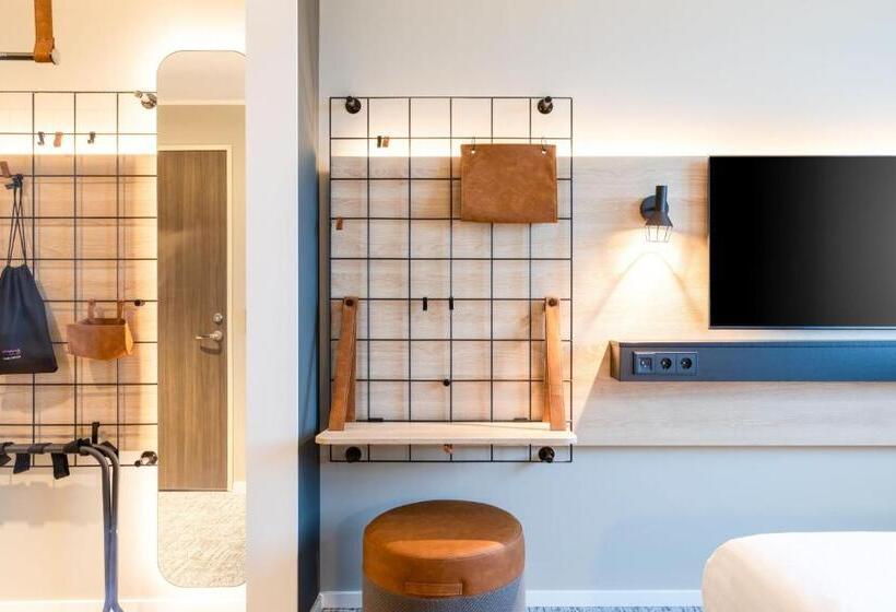 Семейный Номер, Moxy Berlin Airport