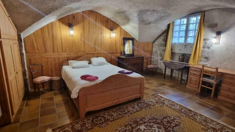 Дом 1 Спальня, Maison Au Loup   Superbe Ancien Hotel Particulier Du Xvie Siècle Au Cœur De La Vieille Ville Du Puy