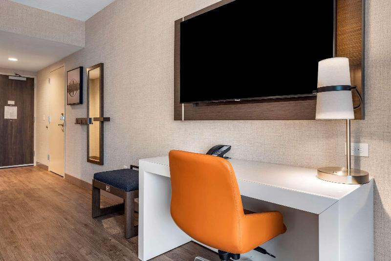 Номер Стандарт Кровать Кинг Адаптированный для Инвалидов, Cambria Hotel Minneapolis Downtown