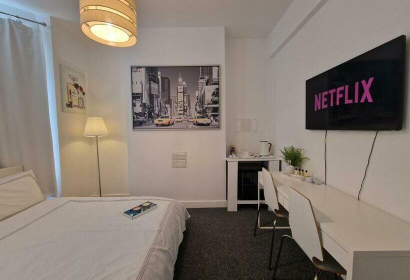 标准间, Beautiful Rooms In London
