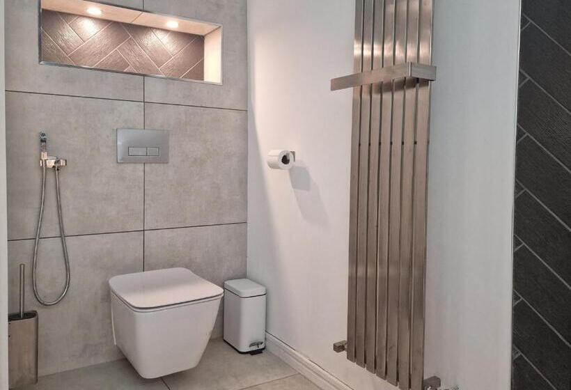 带大床的豪华间, Beautiful Rooms In London