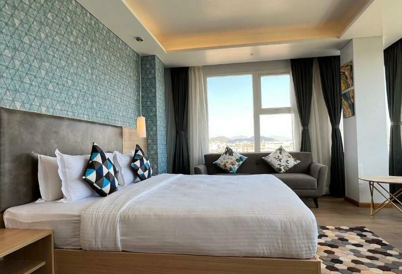 اتاق لوکس با تخت بزرگ, Aurora Boutique Hotel Imphal