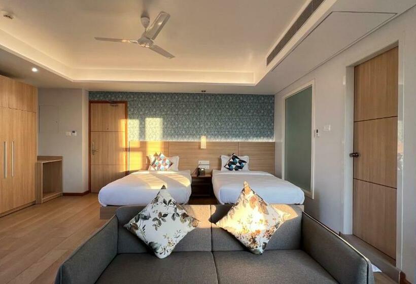 اتاق خانوادگی با چشم‌انداز کوه, Aurora Boutique Hotel Imphal