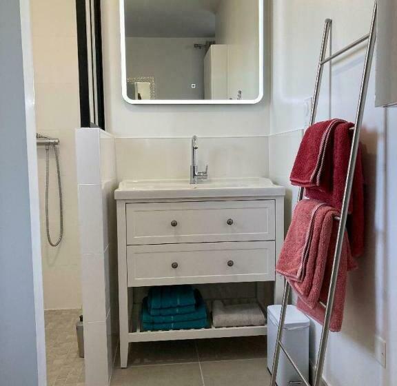 Номер Стандарт, Chambre, Salle De Bain, Toilette, Salon Privatif
