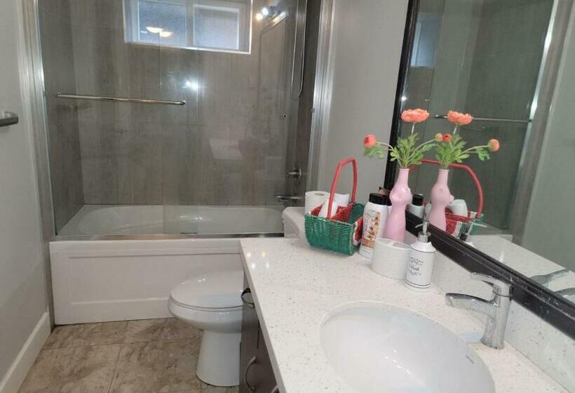 Family Suite, Oscar Inn & 2bd Family Suite Or Private Room