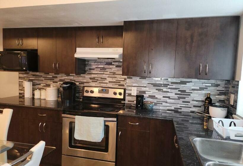 Family Suite, Oscar Inn & 2bd Family Suite Or Private Room