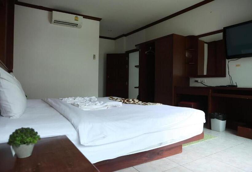 Quarto Estandar Cama King, New Forest Patong