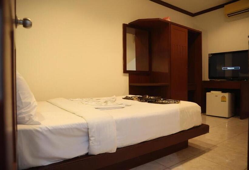 Quarto Estandar, New Forest Patong