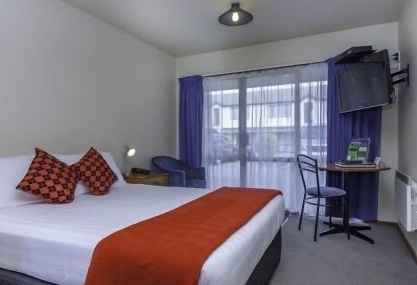 Escritório Estándar, Deans Bush Motel