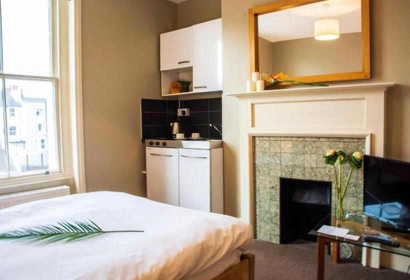 Номер Basic, Amherst Brighton