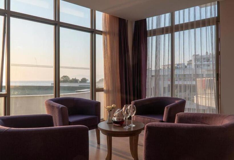 Апартаменты 3 Спальни, Ladies Beach Suite