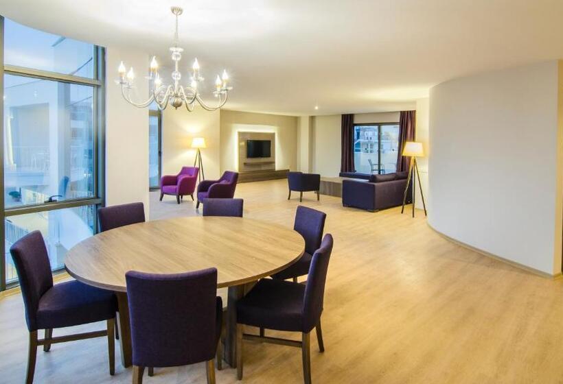 Апартаменты 3 Спальни, Ladies Beach Suite