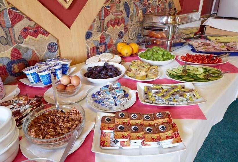 اتاق استاندارد یک نفره, Nikolas