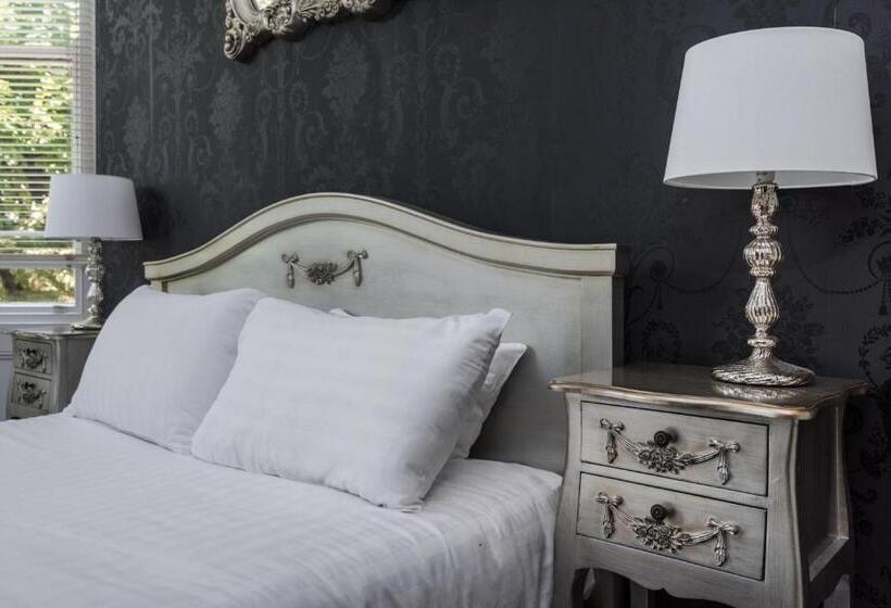Quarto Premium, Innit Bliss