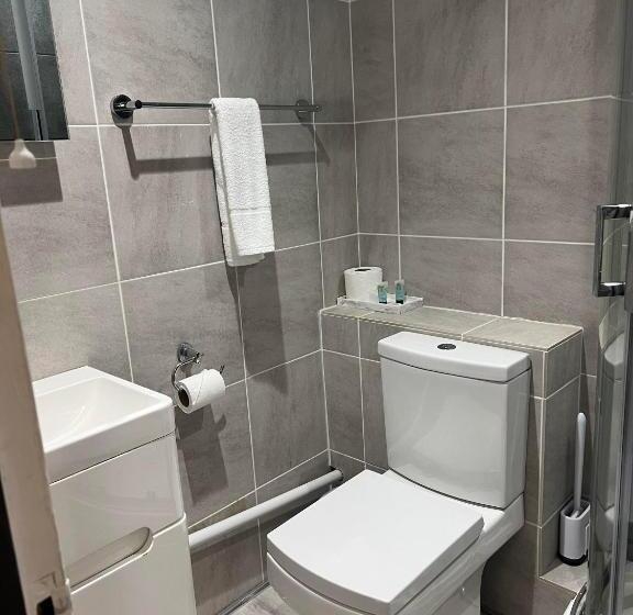 Quarto Triplo Estandar, Innit Bliss