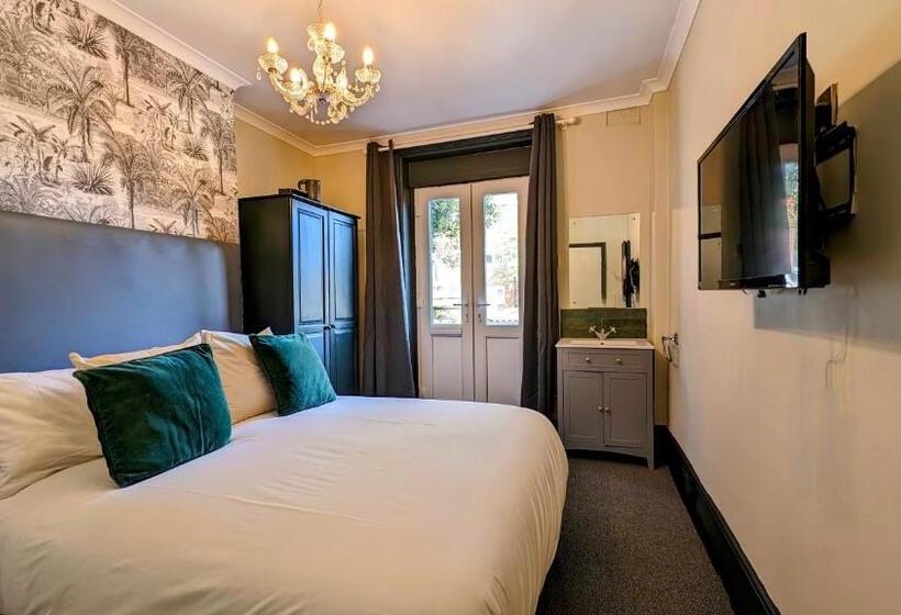Quarto Estandar, Innit Bliss