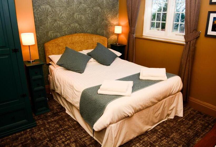 Номер Стандарт, Plough Inn