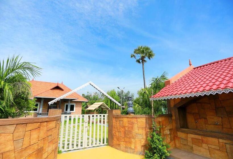 标准间带游泳池, Selvamathi Farm Resorts