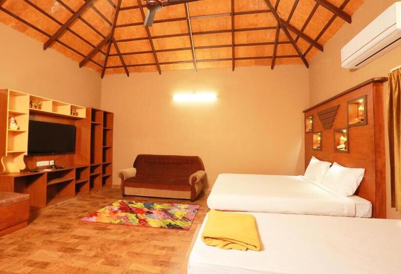标准间带游泳池, Selvamathi Farm Resorts