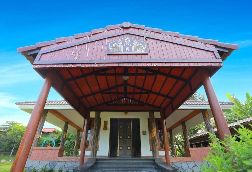 高级家庭房间, Selvamathi Farm Resorts