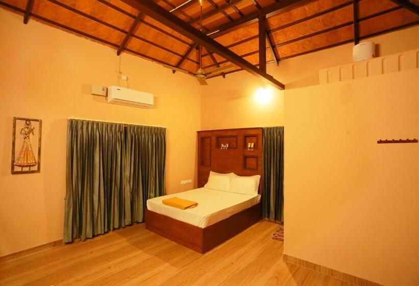 标准间带山景, Selvamathi Farm Resorts