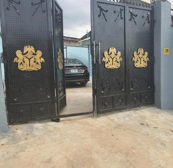اتاق استاندارد, Umbrella Properties   Eleyele Ibadan