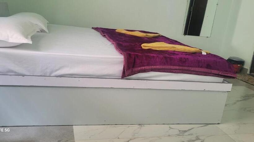 Chambre Quadruple Supérieure, Greenstone Resort Hampi