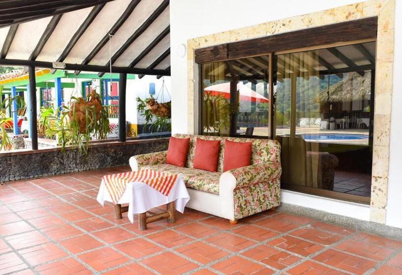 Трехместный Номер Deluxe, Hacienda La Bonita