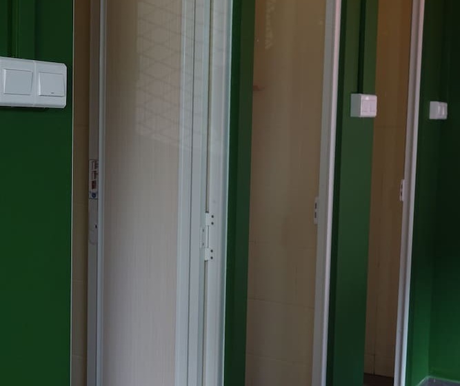 اتاق خانوادگی, Gap Year Hostel