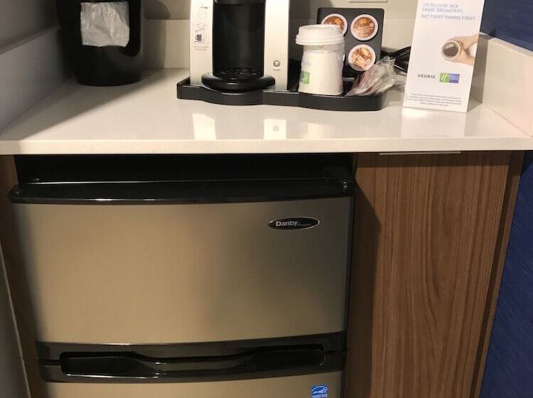 标准间, Holiday Inn Express & Suites Miami Airport East, An Ihg