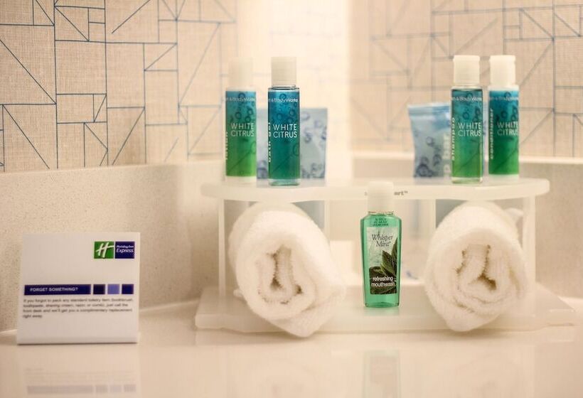 Люкс, Holiday Inn Express & Suites Miami Airport East, An Ihg