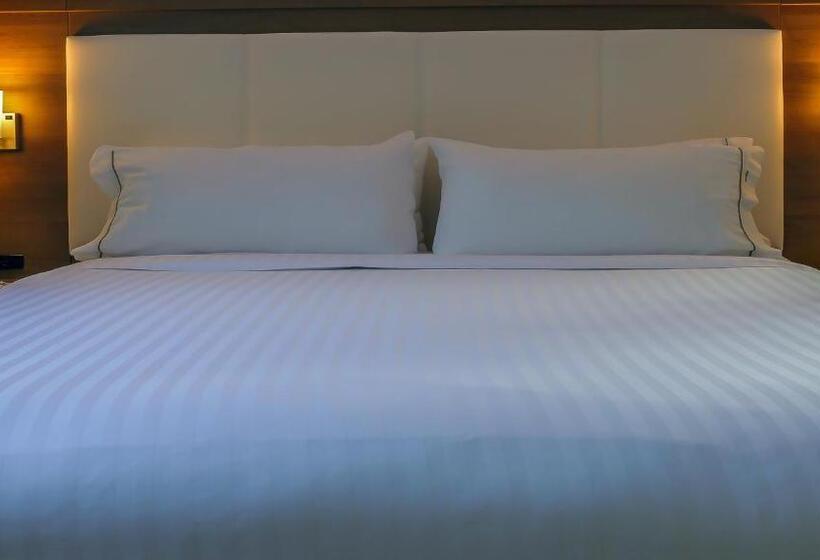 Люкс, Holiday Inn Express & Suites Miami Airport East, An Ihg