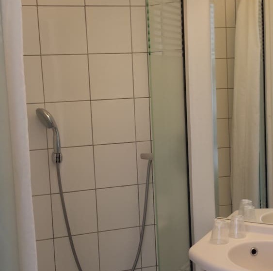 Семейный Номер, Ibis Budget Marseille Valentine