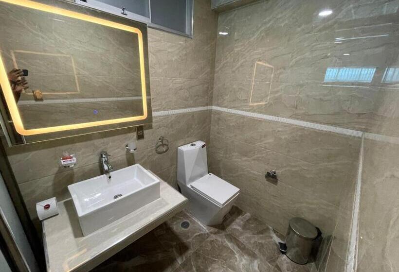 غرفة قياسية, R&n Shullkas Suites
