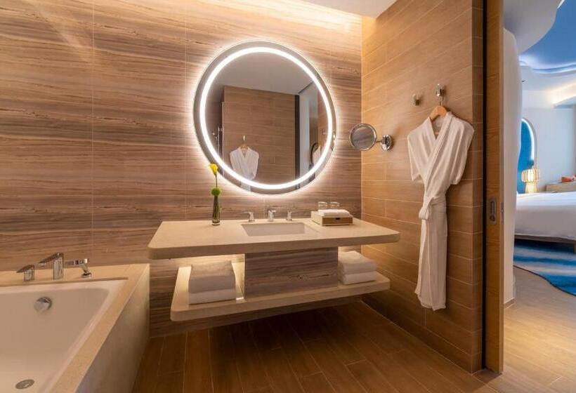 Семейный Номер, Hyatt Regency Hainan Ocean Paradise Resort