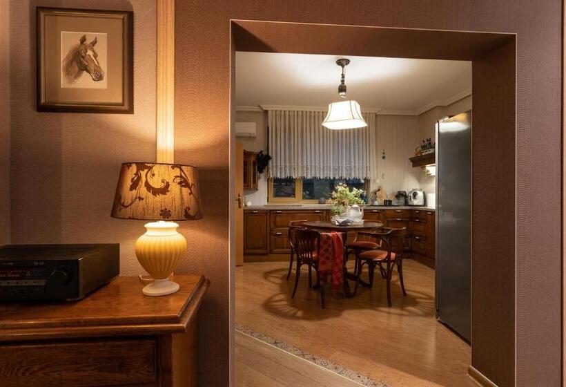 침실 3개 주택, Luxury Private House In City Center