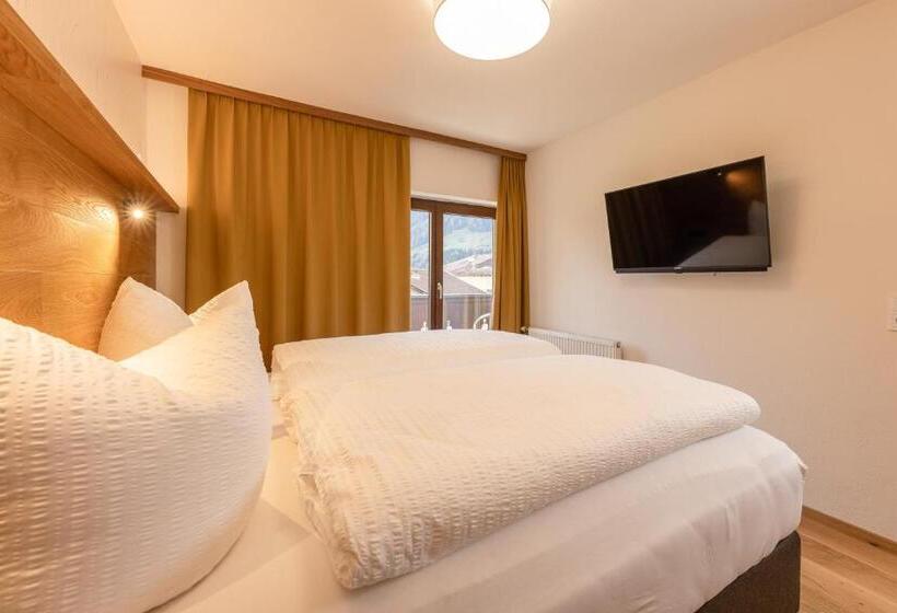 Трехместный Номер Стандарт с Балконом, Pension Gulla   Ferienhaus Appartements B&b