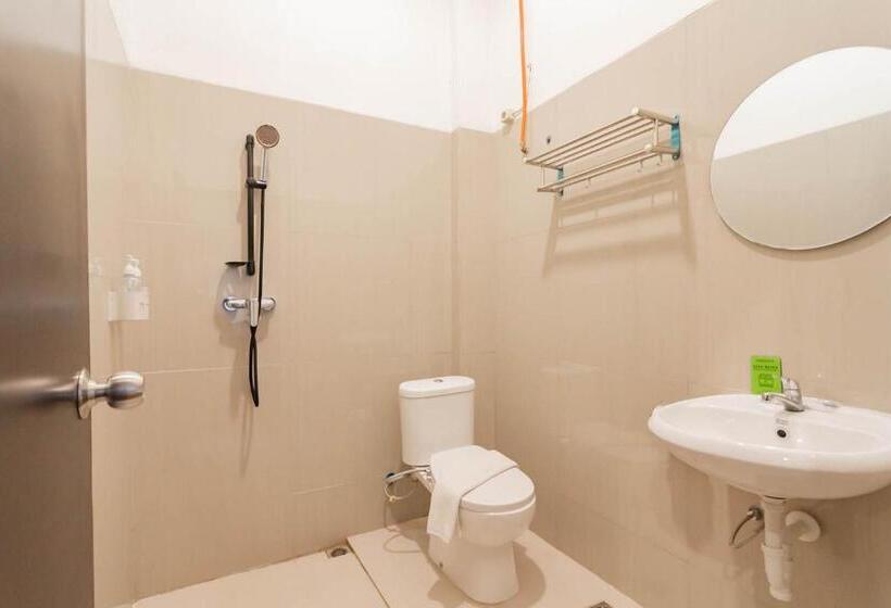 Номер Superior, Urbanview Hotel Sagara Bogor