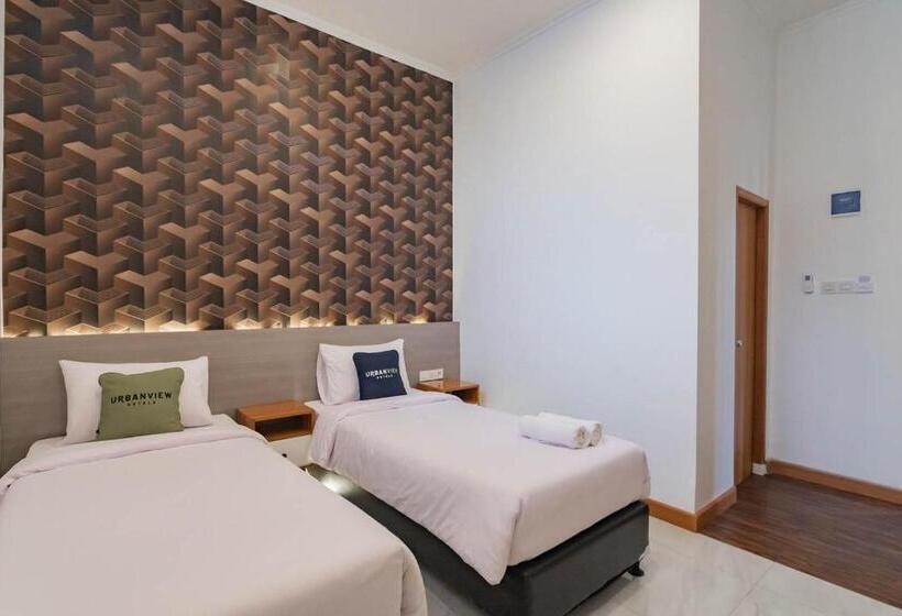 Номер Deluxe, Urbanview Hotel Sagara Bogor