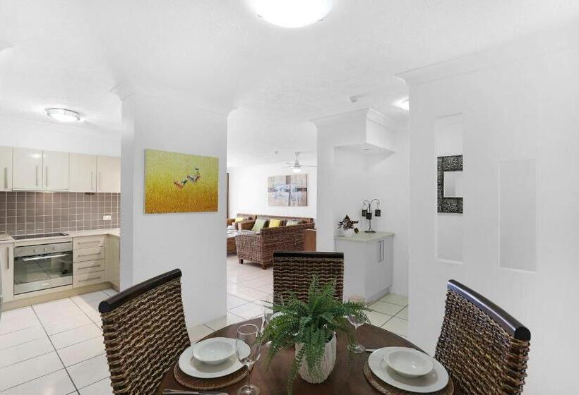 דירת 2 חדרי שינה עם נוף לבריכה, Breakers North Absolute Beachfront Apartments