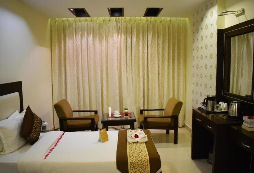 اتاق اجرایی با تخت بزرگ, Green View By Green Tree Hotels