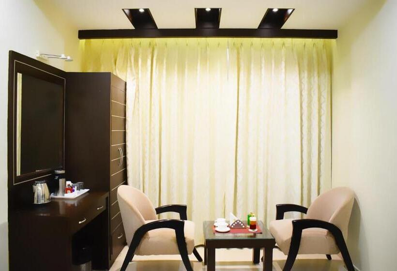 اتاق اجرایی با تخت بزرگ, Green View By Green Tree Hotels