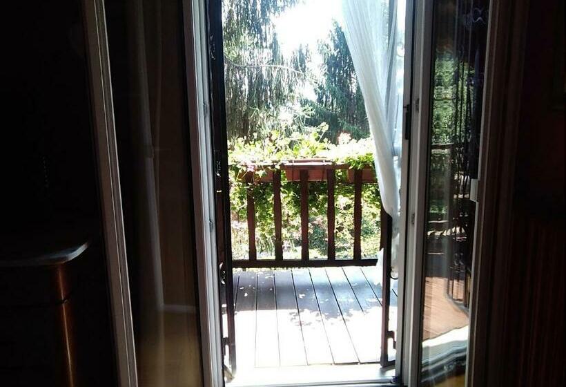 اتاق استاندارد با سرویس بهداشتی مشترک, B&b La Capanna Rossa