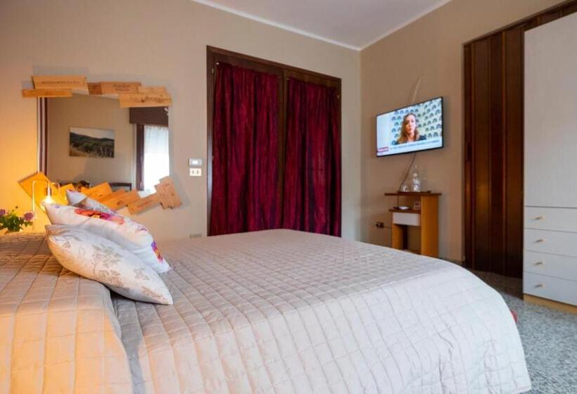 Стандартный внешний трехместный номер с ванной комнатой, Berici Bed And Breakfast