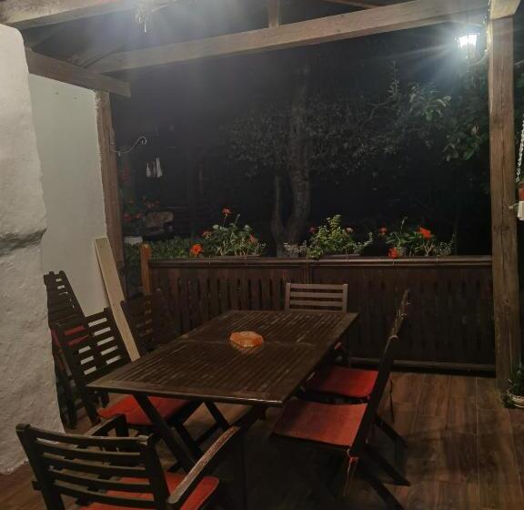 Номер Стандарт Четырехместный Совместный Санузел, Vitanova Guest House