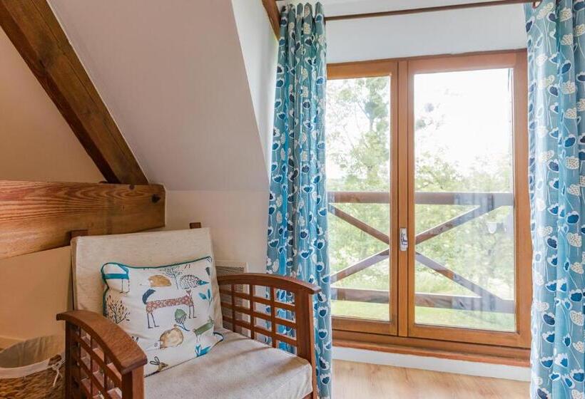 Номер Стандарт Трехместный, Normandy Inn