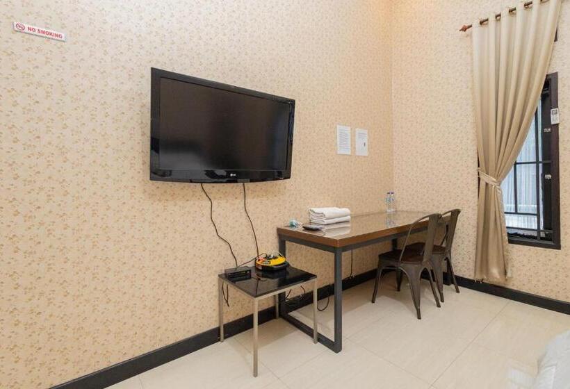 デラックスルーム, Boss Residence Serang Mitra Reddoorz