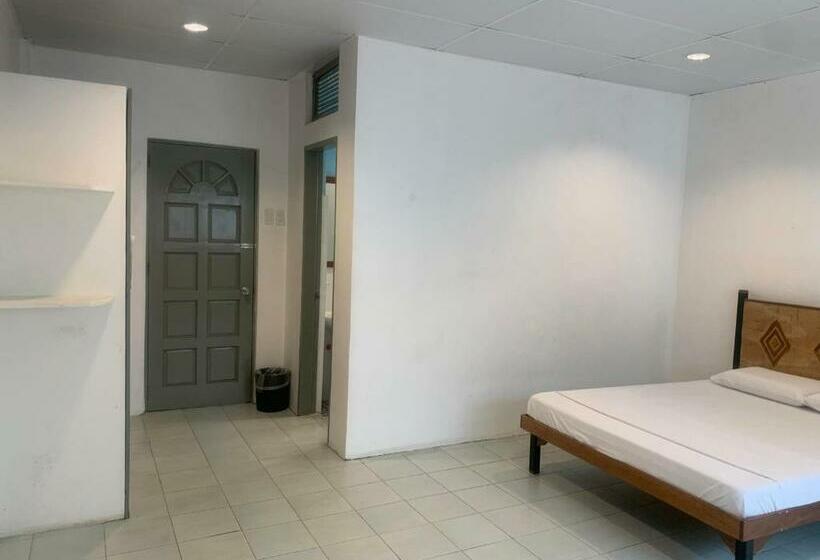 Номер Стандарт, Nacho Hostel Cebu