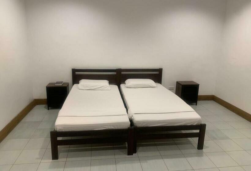 Номер Deluxe, Nacho Hostel Cebu